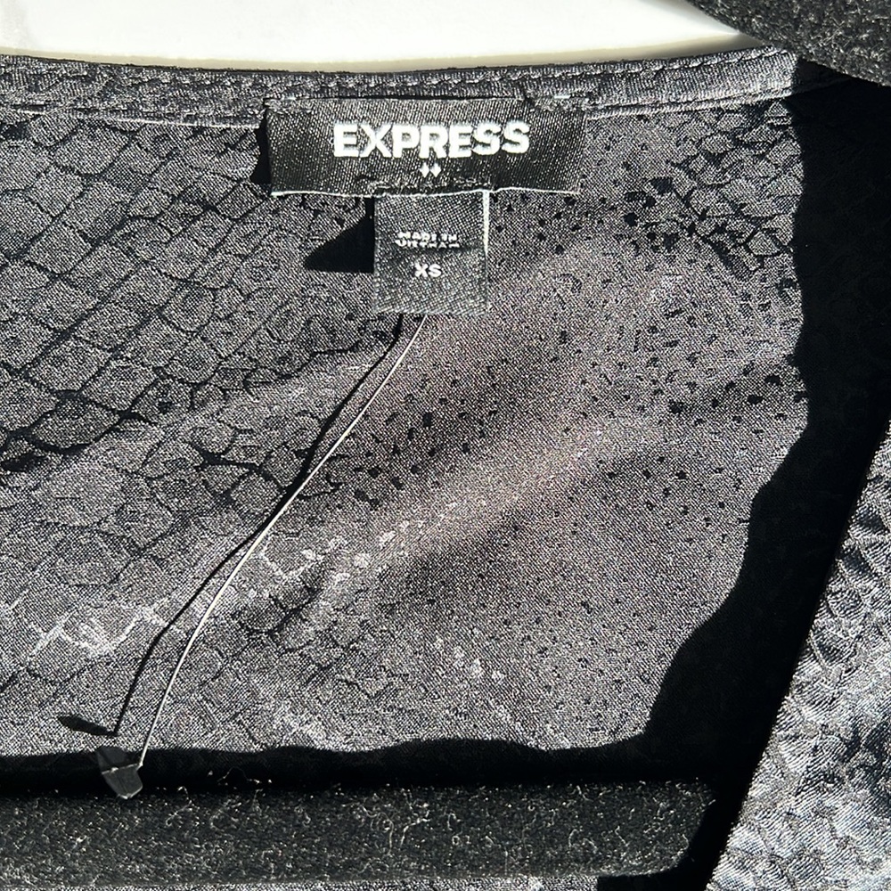 Express top never worn - Picture 4 of 4